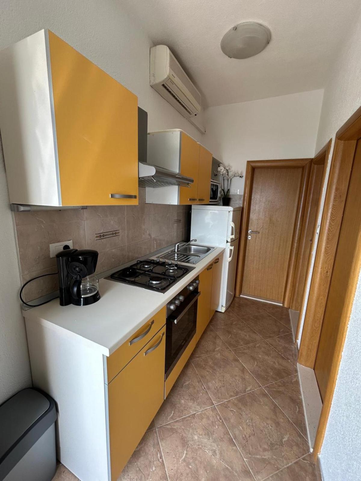 Apartment Lovre Topic Baška Voda Εξωτερικό φωτογραφία